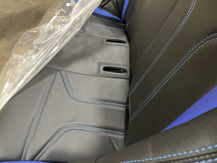 #8695-•-can-am-3-seater-bench-(e)-image-6