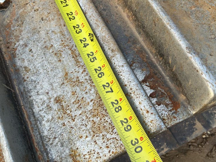 2016-deere-700k-image-30