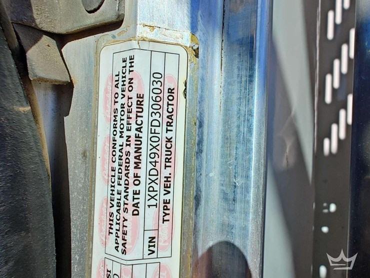 2015-peterbilt-389-image-29