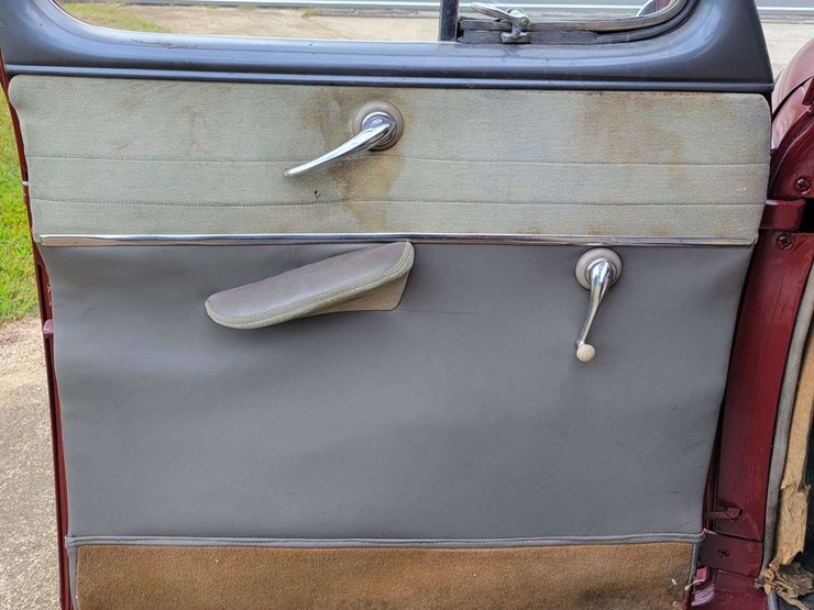 1948-ford-sedan-image-35