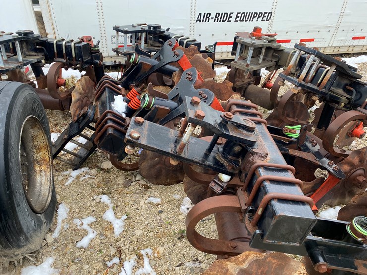 #8482-•-(7)-contour-king-vertical-till-injector-units-(new-holstein,-wi)-image-5