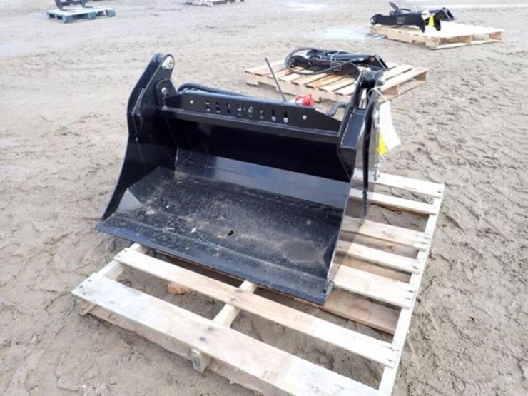 unused-2025-captok-39-in.-skid-steer-4-in-1-bucket-image-1