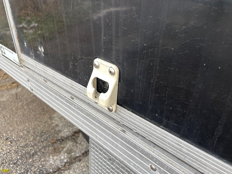 #1397-•-2001-karavan-expedition-trailer-(no-title)-(of)-image-82