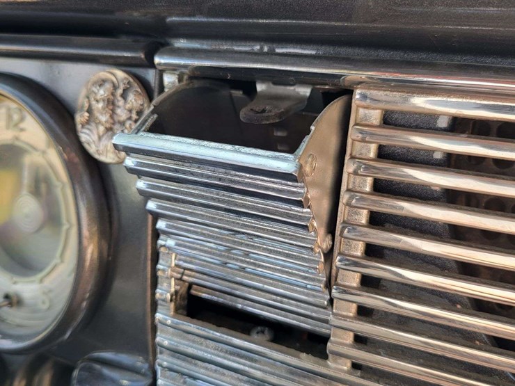 1948-packard-sedan-image-42