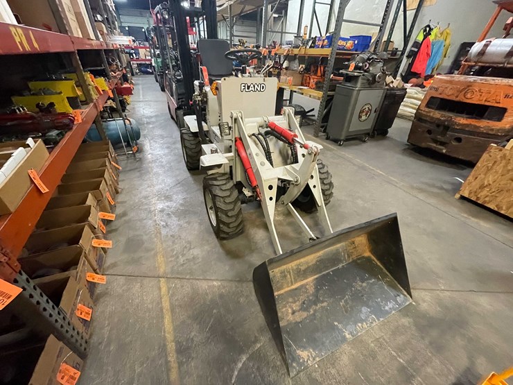 #1386-•-fland-4x4-front-loader-(ica)-image-3