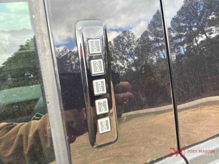 2020-ford-f150-xlt-image-41