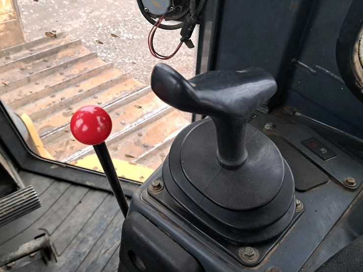 2016-deere-700k-image-18