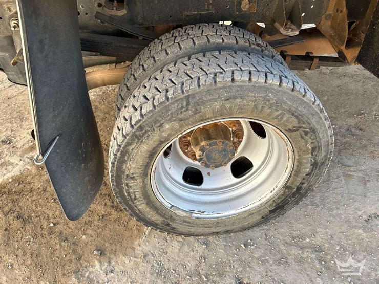 2018-utility-flatbed-image-30