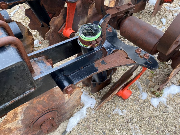 #8482-•-(7)-contour-king-vertical-till-injector-units-(new-holstein,-wi)-image-10