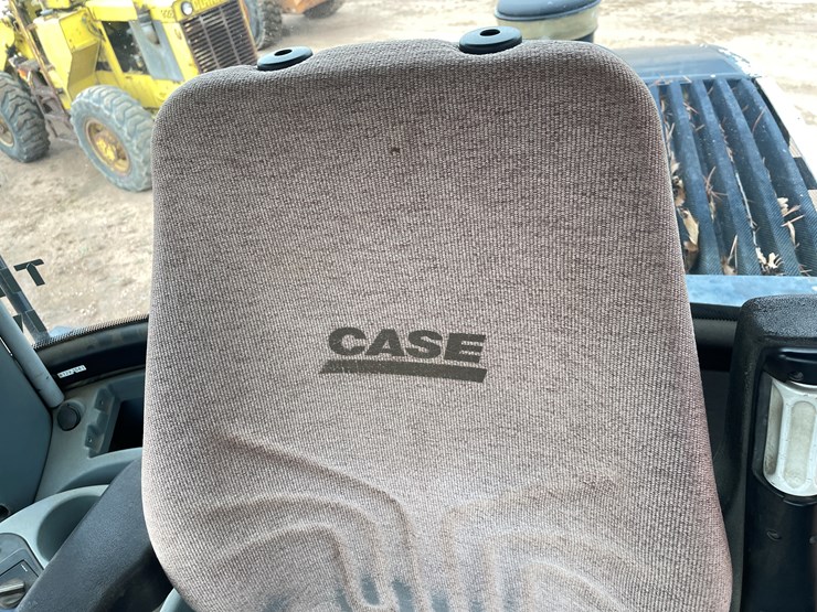 2011-case-821f-image-45