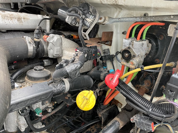 #236-•-2015-international-bucket-truck-(has-wi-title)(mosinee,-wi)-image-73