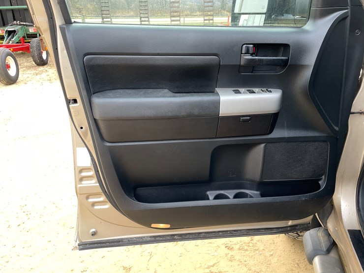 2007-toyota-tundra-sr5-image-48