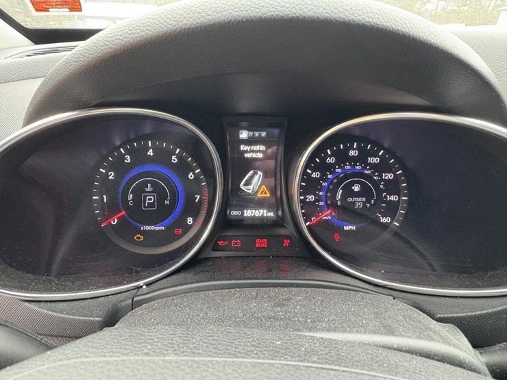 2014-hyundai-sante-fe-suv-image-10