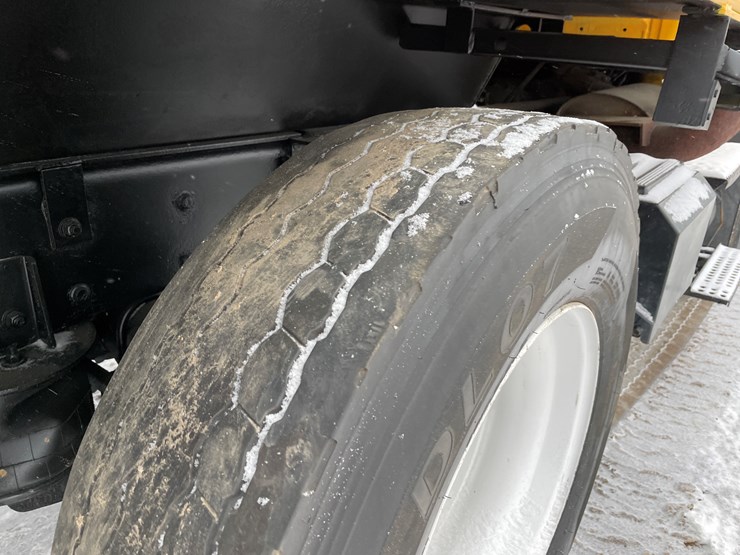 #234-•-2005-international-tri-axle-dump-truck-(has-wi-title)(mosinee,-wi)-image-31