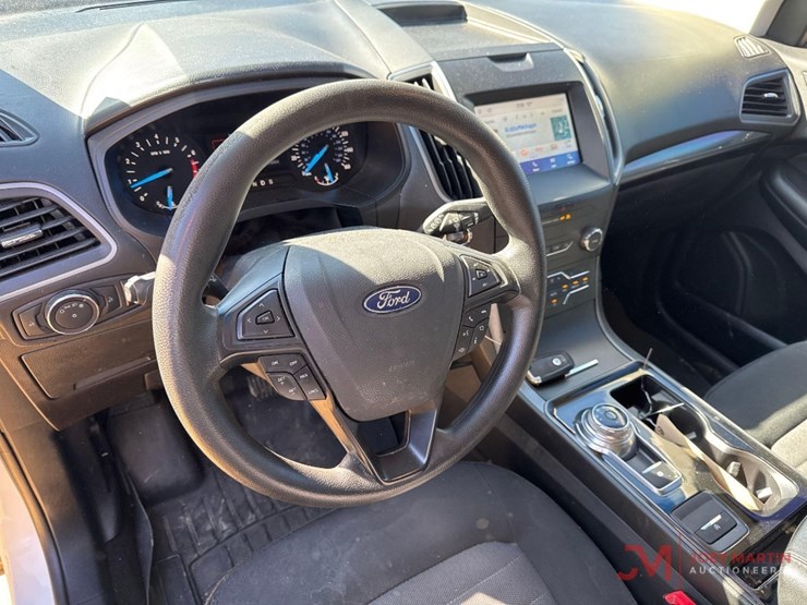 2020-ford-edge-se-image-15