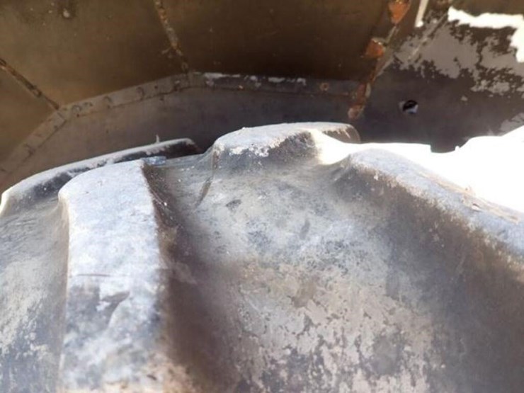 2011-kubota-m7040d-image-66