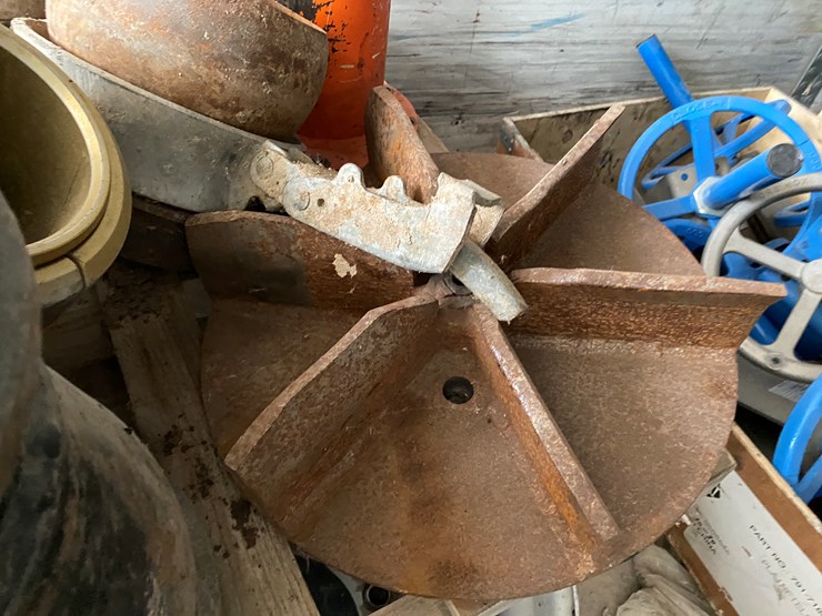 #8488-•-pallet-of-miscellaneous-couplers-and-pumping-parts-(new-holstein,-wi)-image-9