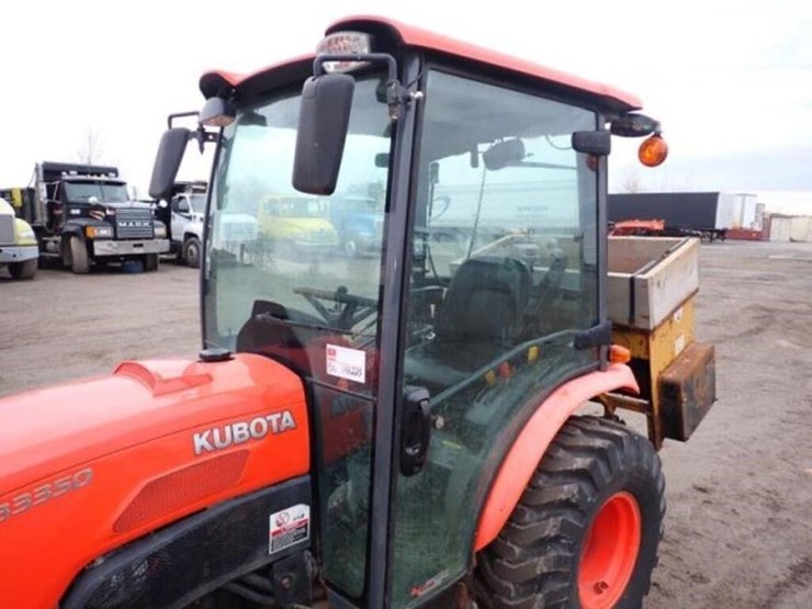 2014-kubota-b3350hsd-image-23