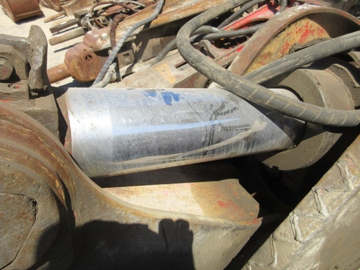 caterpillar-330-image-7