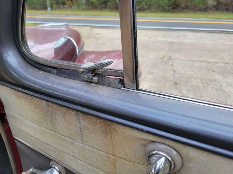 1948-ford-sedan-image-45