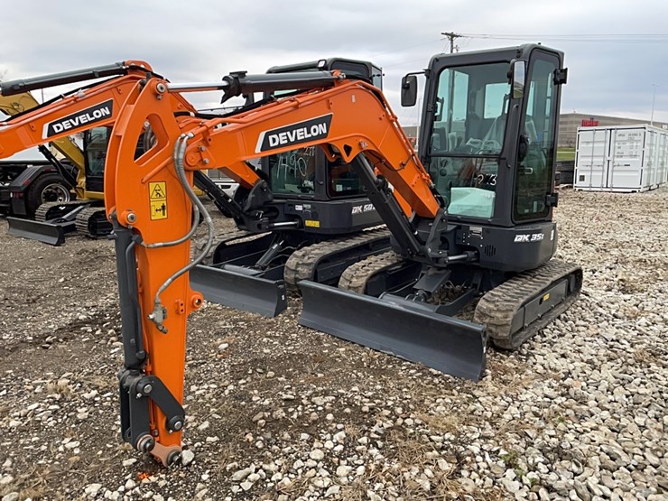 develon-dx35z-7-image-2