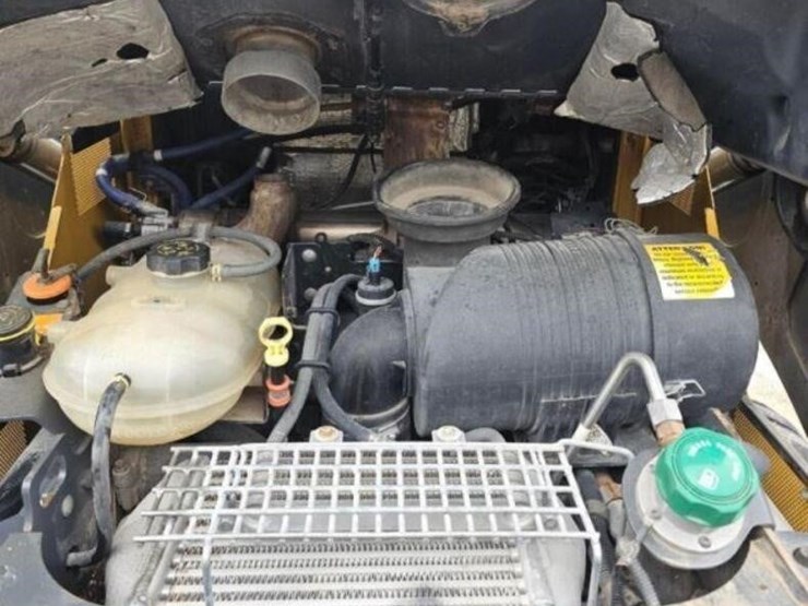 2020-deere-330g-image-12