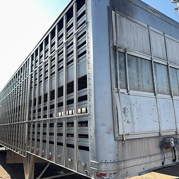 2002 EBY LIVESTOCK TRAILER