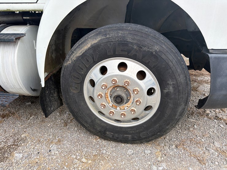 1995-international-8200-image-14