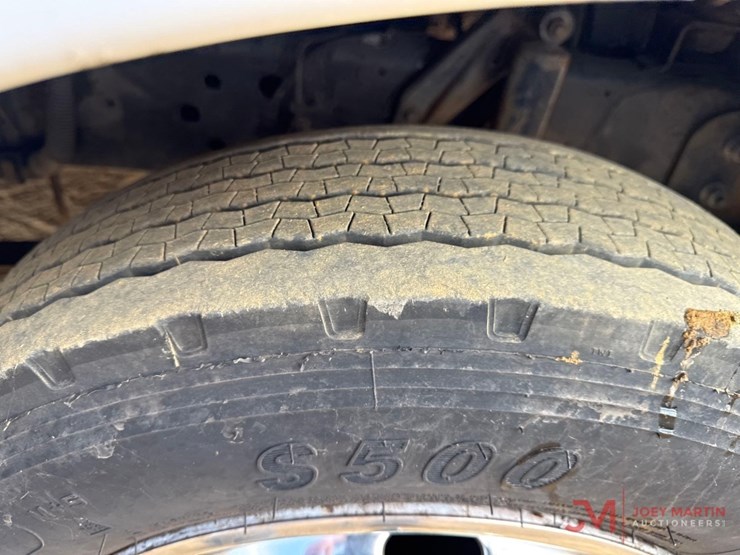 2003-ford-e550-image-11