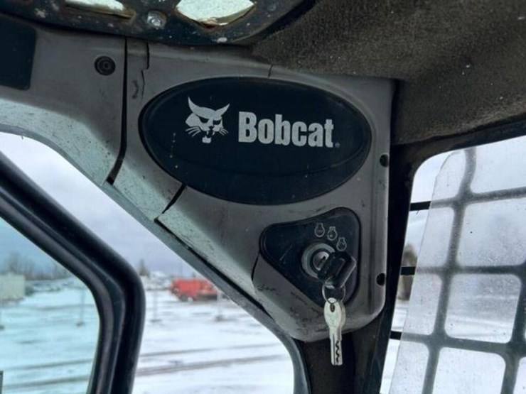 2010-bobcat-s300-image-11