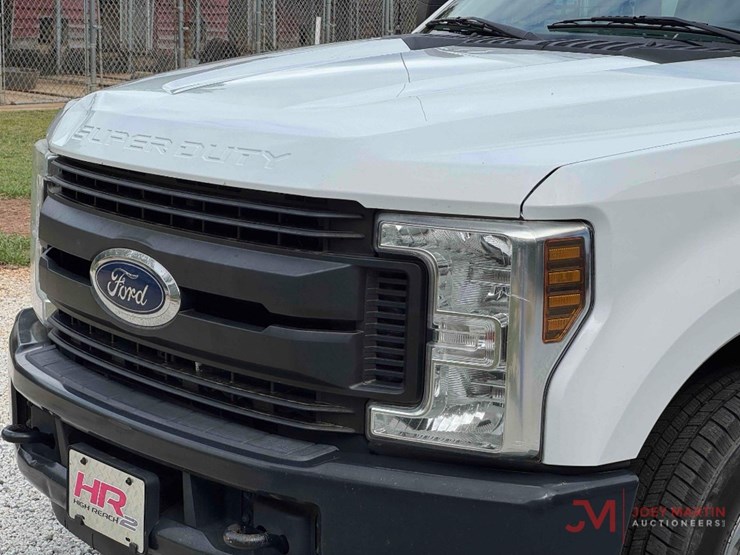 2019-ford-f250-xl-image-6