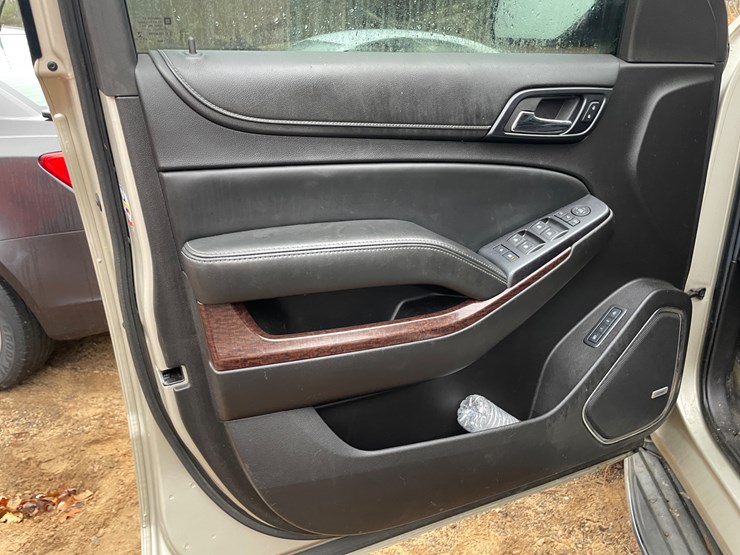 2015-gmc-yukon-slt-image-39