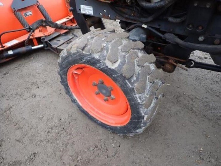 2014-kubota-b3350hsd-image-37