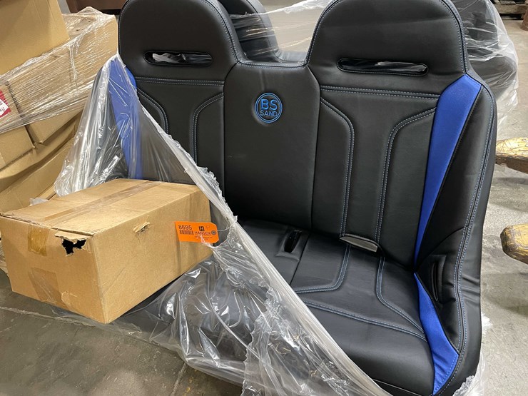 #8695-•-can-am-3-seater-bench-(e)-image-1