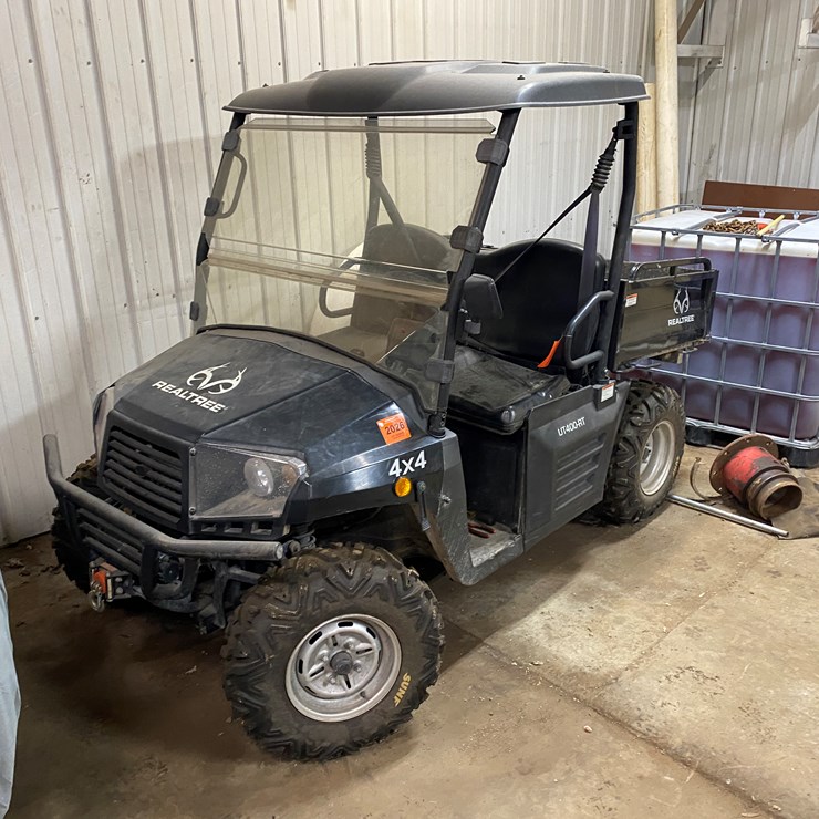 #8100 • Realtree UT400-RT UTV (New Holstein, WI)