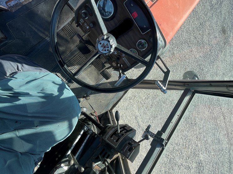 massey-ferguson-2705-image-44