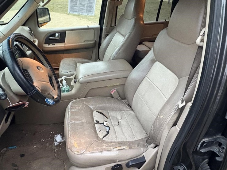 2005-ford-expedition-image-12