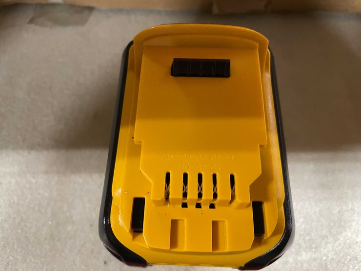 #8710-•-new-dewalt-compatible-20v/-60v-battery-(t14)-image-5