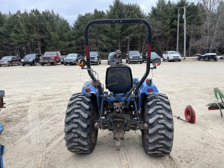 new-holland-tc30-image-12