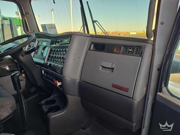 2012-kenworth-t660-image-40