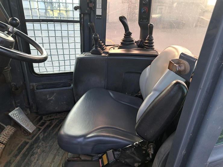 2006-john-deere-6081-image-11