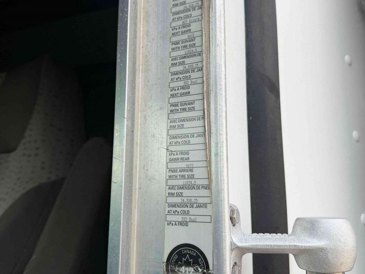 2012-kenworth-t800-image-5