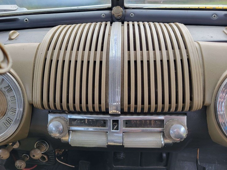 1948-ford-sedan-image-71