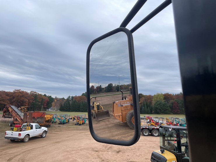 2011-case-821f-image-58