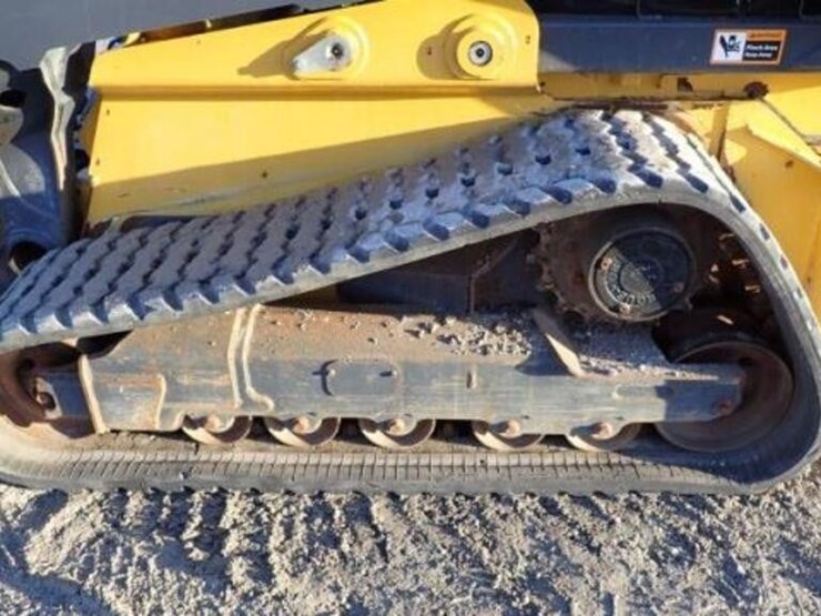 2019-deere-331g-image-59