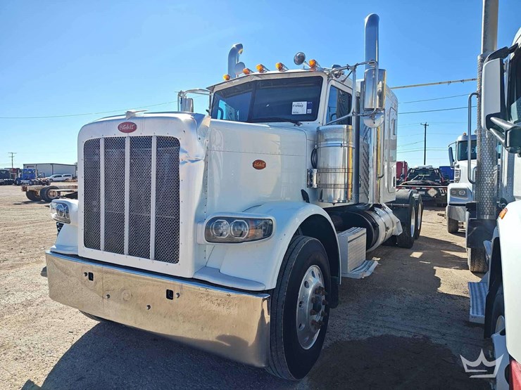 2018-peterbilt-389-image-5