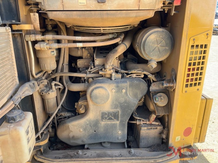 2017-caterpillar-299d-image-12