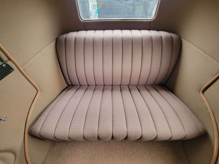 1928-pontiac-sedan-image-88