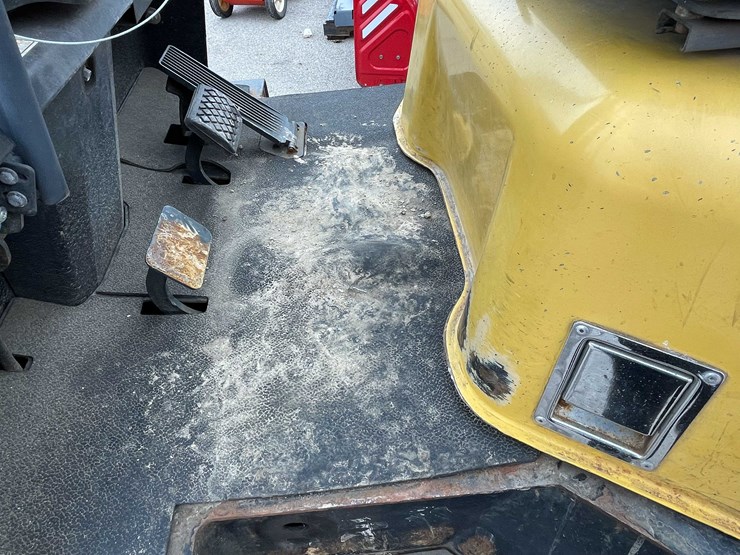 #1396-•-forklift-(o3)-image-15