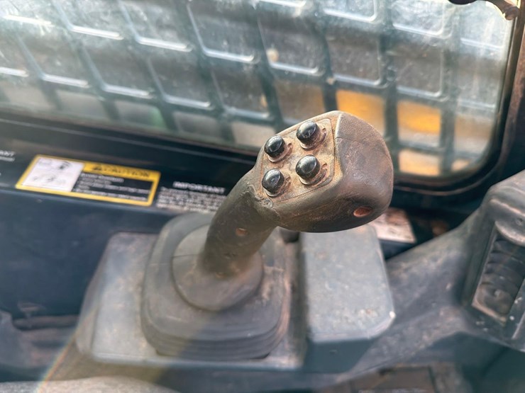 2021-deere-333g-image-17